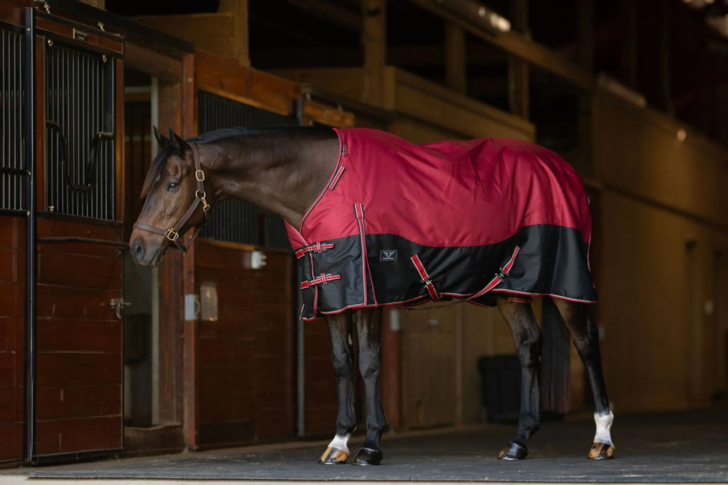 TuffRider Comfy Fit 1200D RipStop 200g Waterproof/Breathable Comfy Standard W/Adjustable Neck - Med-Weight Turnout Blanket  - Two Tone Red/Black